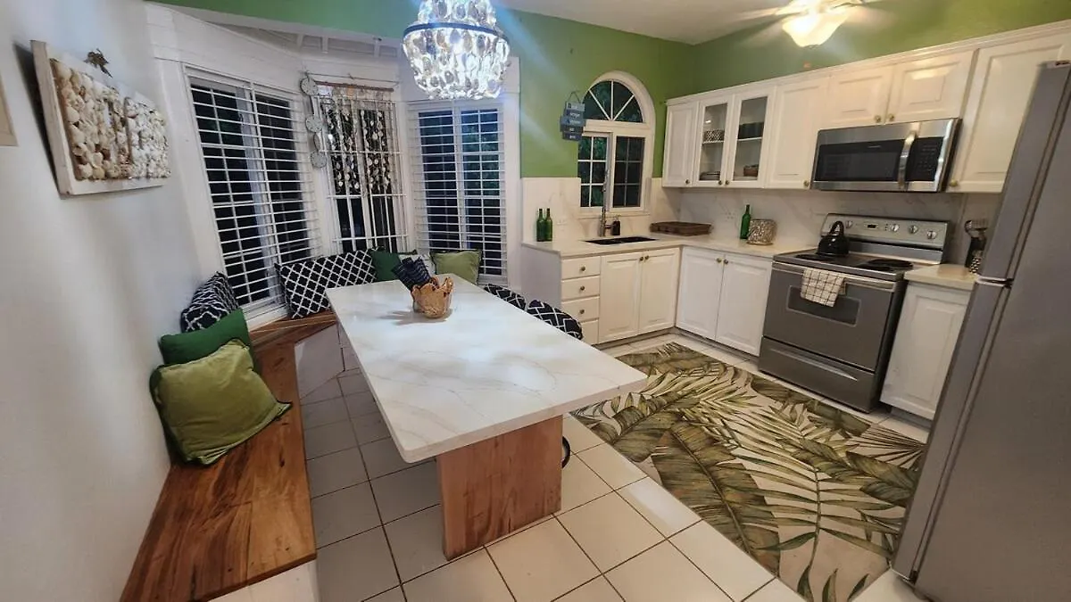 Apartman Oceanview! Walk To Town And Beach-Payment Required To Reserve Ocho Rios