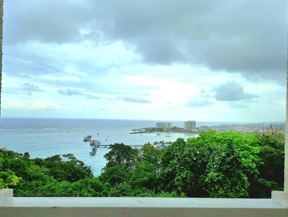 Apartman Oceanview! Walk To Town And Beach-Payment Required To Reserve Ocho Rios
